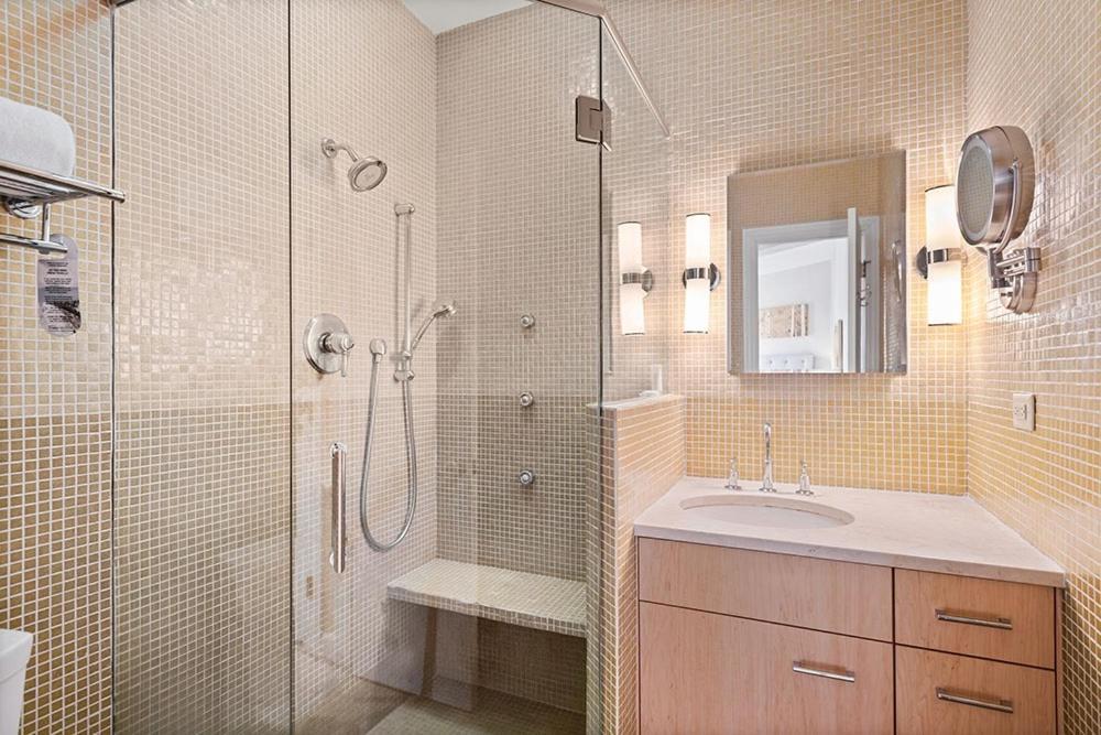 Independence Square 304, Stylish Hotel Room With Downtown Views & Great Location Aspen Exterior photo